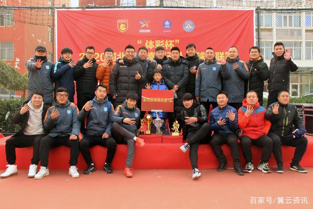 偶遇顶级偶像IU，私下穿搭引发热议，展现亲民一面